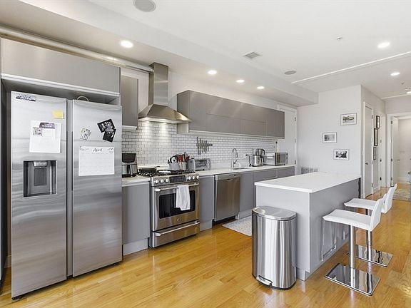 4th image of 171 W 4th St Unit 7