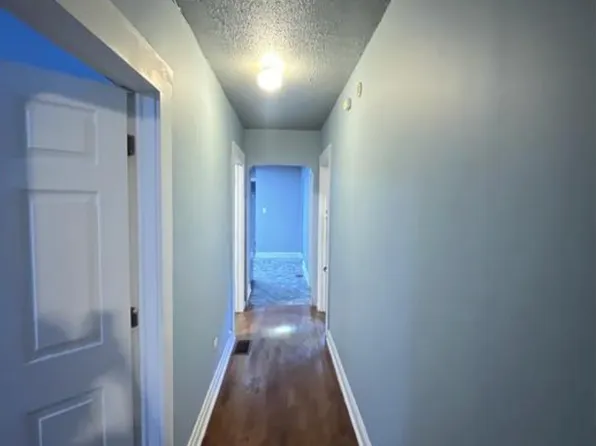 7927 S Muskegon Ave, Chicago, IL 60617