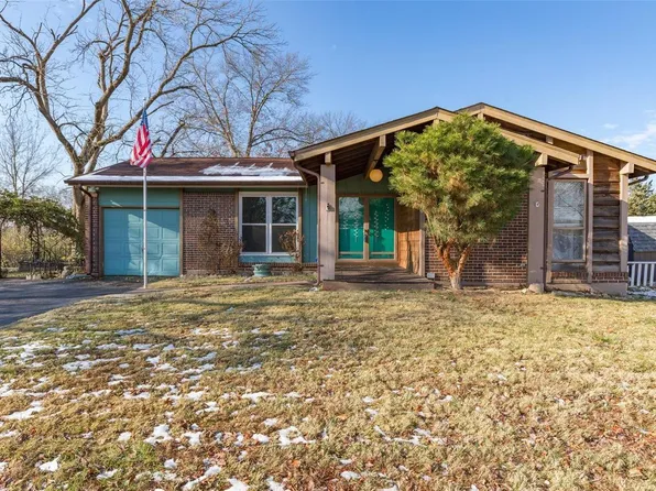 2212 Bentley Manor Dr, Fenton, MO 63026