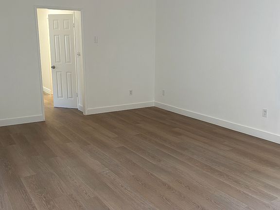 4th image of 7061 Whitsett Ave APT 203