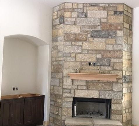 3rd image of 108 Venture Blvd S