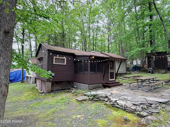 624 Hog Rd, Hawley, PA 18428
