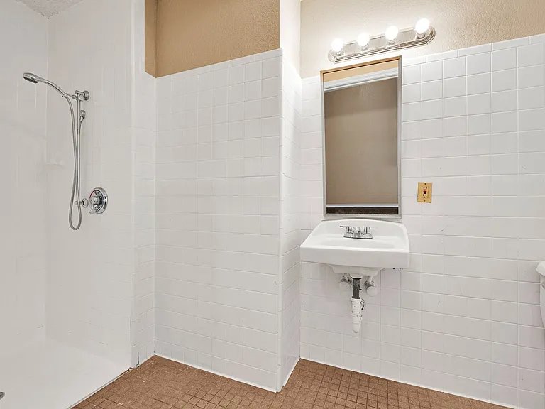 9514 Veronica St — Photo 12