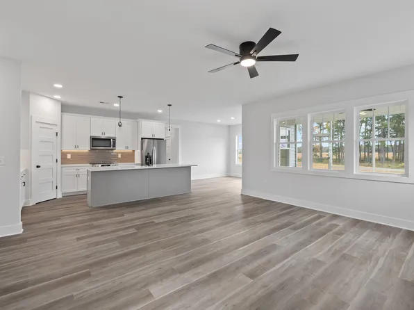 4404 Fairhaven Dr W, Wilson, NC 27893