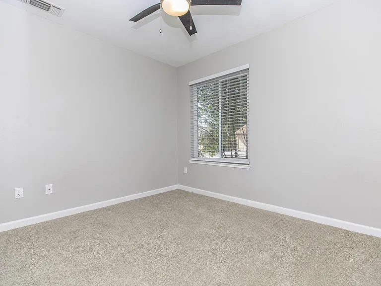 54 Quay Ct — Photo 117