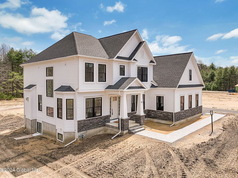3rd image of 27 Cannon Royal Drive