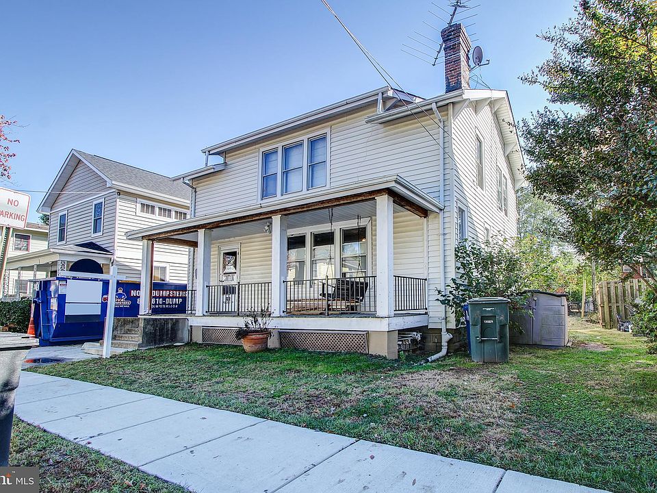 1st image of 213 E Del Ray Ave