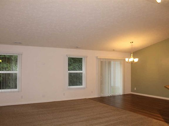 5th image of 3076 Goddard Ct