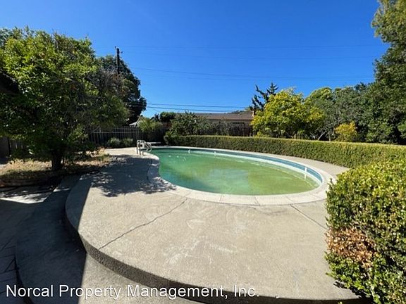 3rd image of 10201 Lebanon Dr