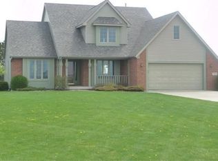 21898 Pargillis Rd, Bowling Green, OH 43402