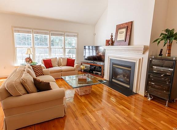 4th image of 8416 Sleepy Duck Pl
