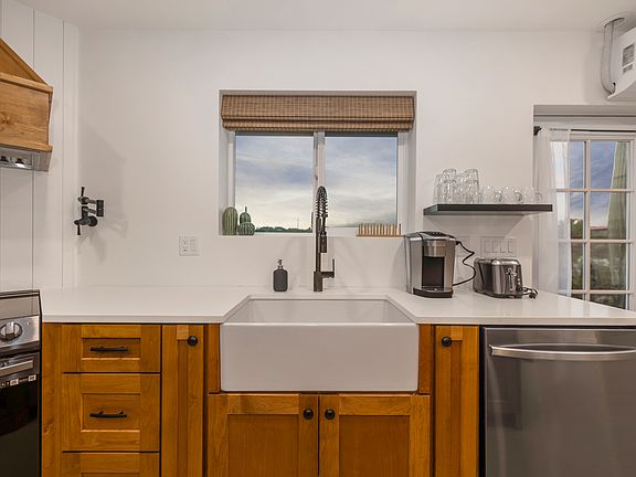 5th image of 701 N Camino Del Codorniz
