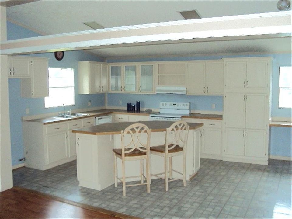 2nd image of 963 Knight Rd
