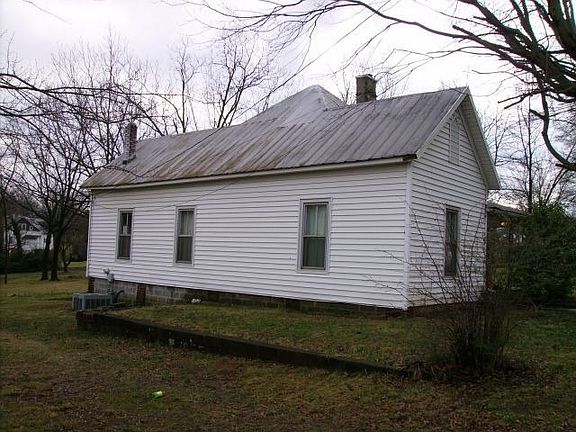 2nd image of 230 N Lackey St