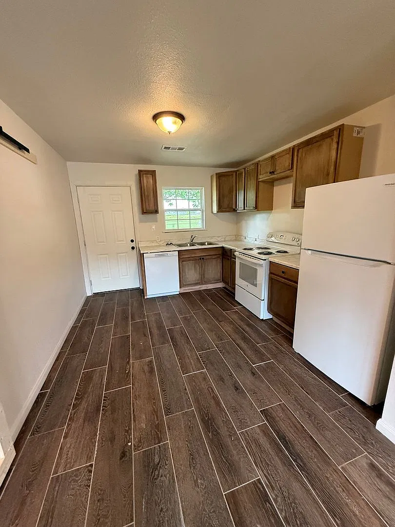 3 bed, 1 bath House. — Photo 3