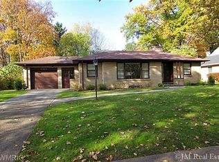 165 Hillview Ave NE, Grand Rapids, MI 49503