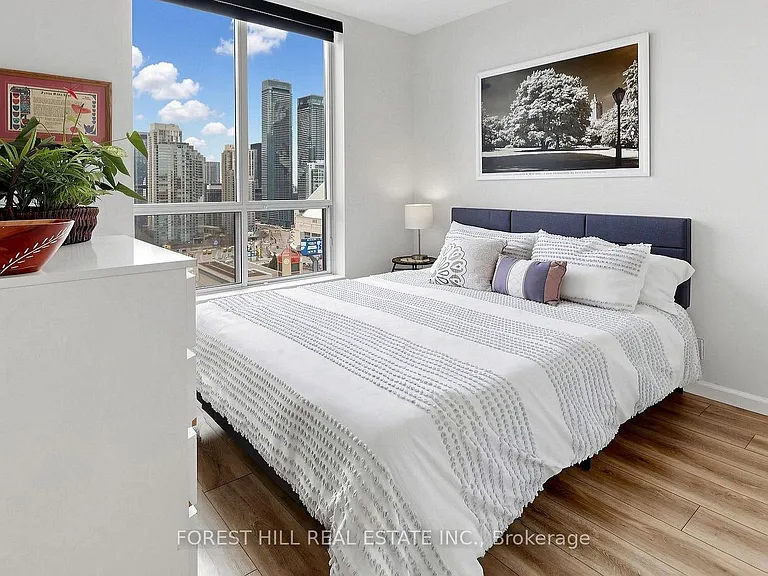 230 Queens Quay W #2816 — Photo 11