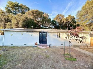 1000 Davis Dr, Ukiah, CA 95482