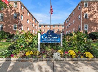 290 Atlantic Avenue #211, East Rockaway, NY 11518