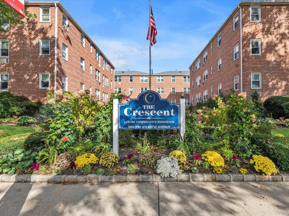 290 Atlantic Avenue #211, East Rockaway, NY 11518