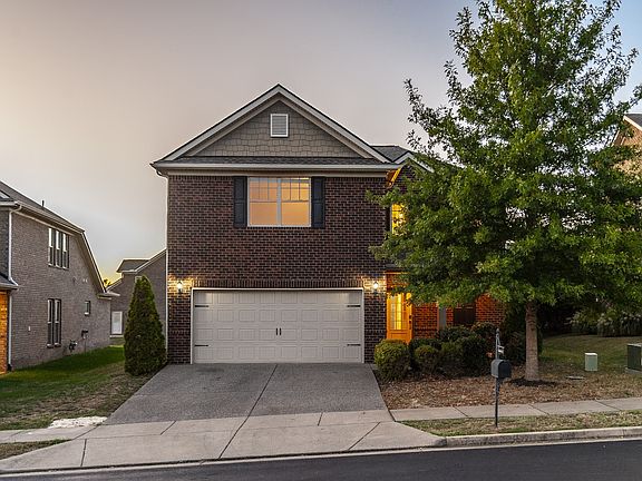 3rd image of 211 Hempstead Ct