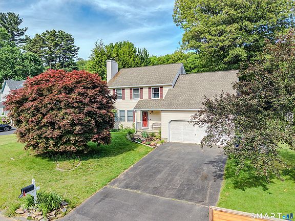 2nd image of 7 Pinecrest Road