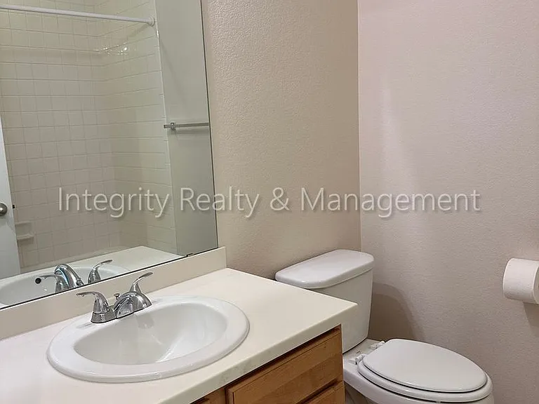 3762 Cadence Dr — Photo 32