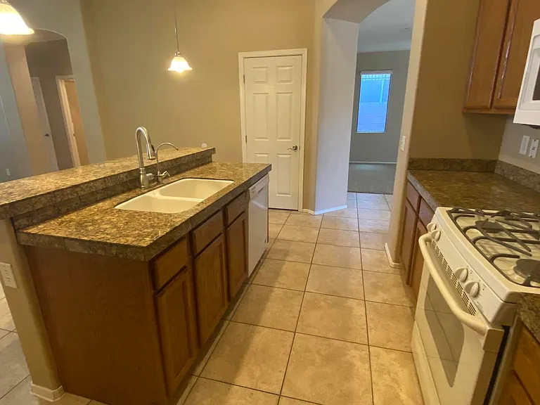 13510 W Avalon Dr — Photo 14