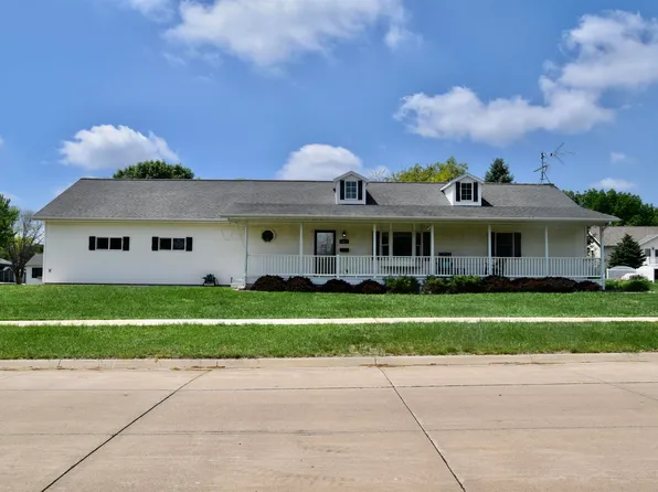 403 13th Ave NE, Sibley, IA 51249