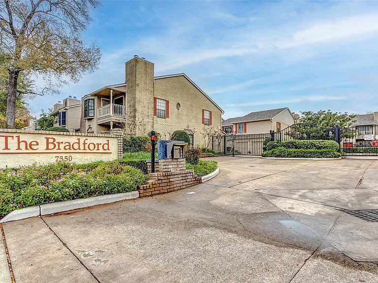 7350 Kirby Dr #5 — Photo 17
