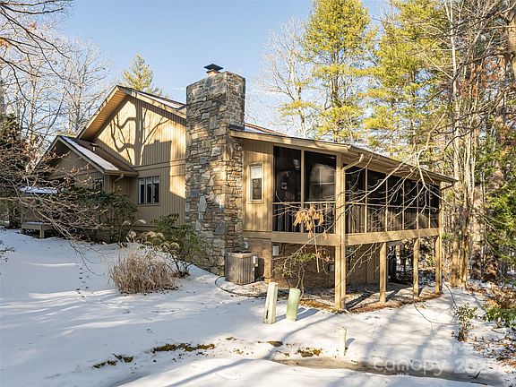 2nd image of 204 Water Oak Ln