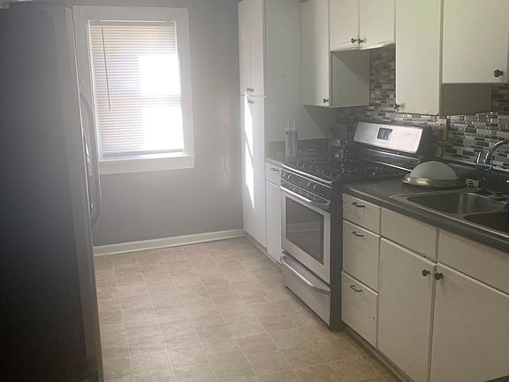 3rd image of 114 Nicholson St