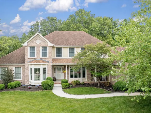 1557 Highland Valley Cir, Chesterfield, MO 63005