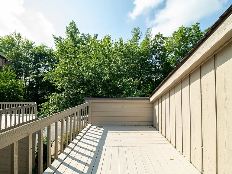 5751 Som Center Rd — Photo 12
