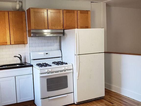 2nd image of 70 Maujer St Floor 3