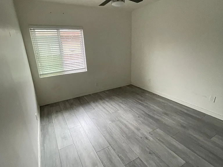 5203 E Falls View Dr — Photo 5