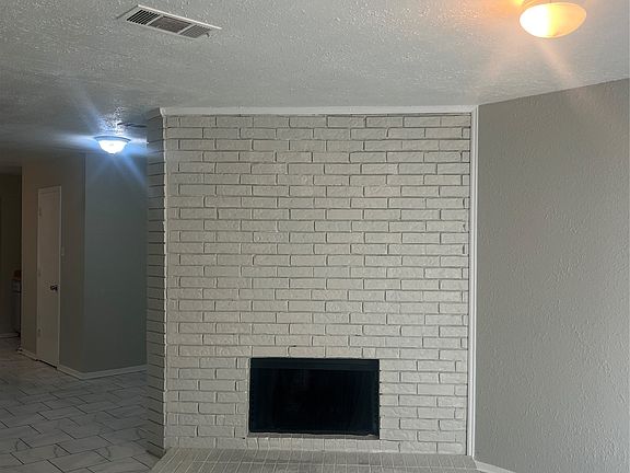 3rd image of 2137 Aspen St