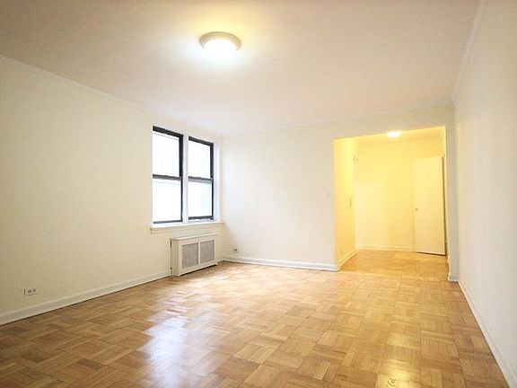 3rd image of 155 W 81st St APT 1F