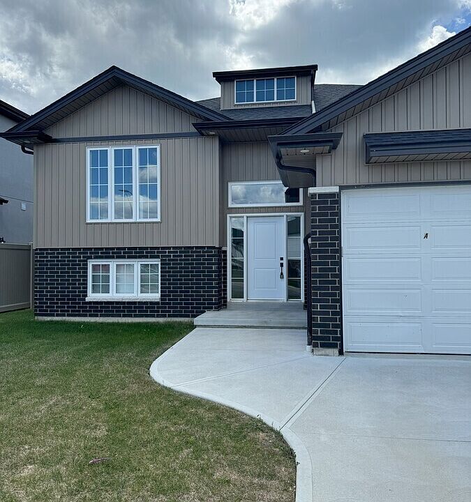 1st image of 97 Kingsbridge Dr