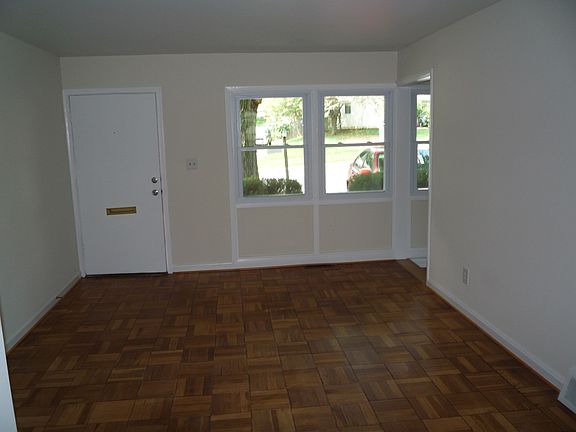 3rd image of 13603 Parkland Dr