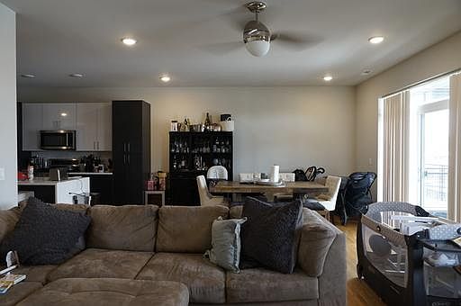 2nd image of 1639 W Grand Ave #203FRONT