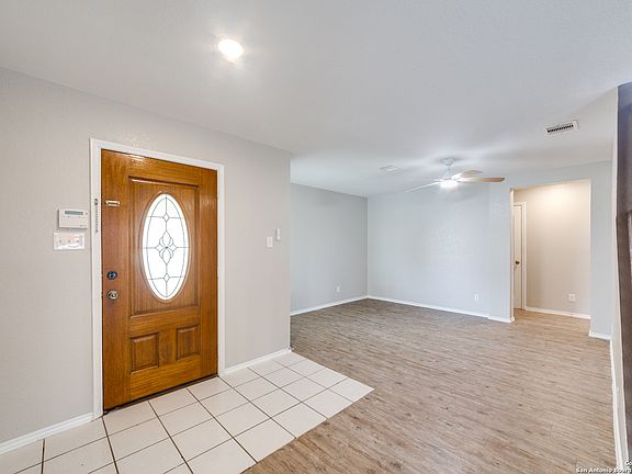 4th image of 1319 SUNBEND FLS
