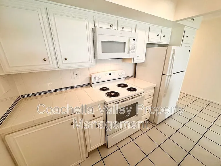 1655 E Palm Canyon Dr #513 — Photo 9