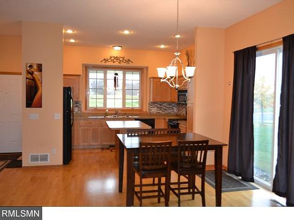 4th image of 215 Dogwood St NE
