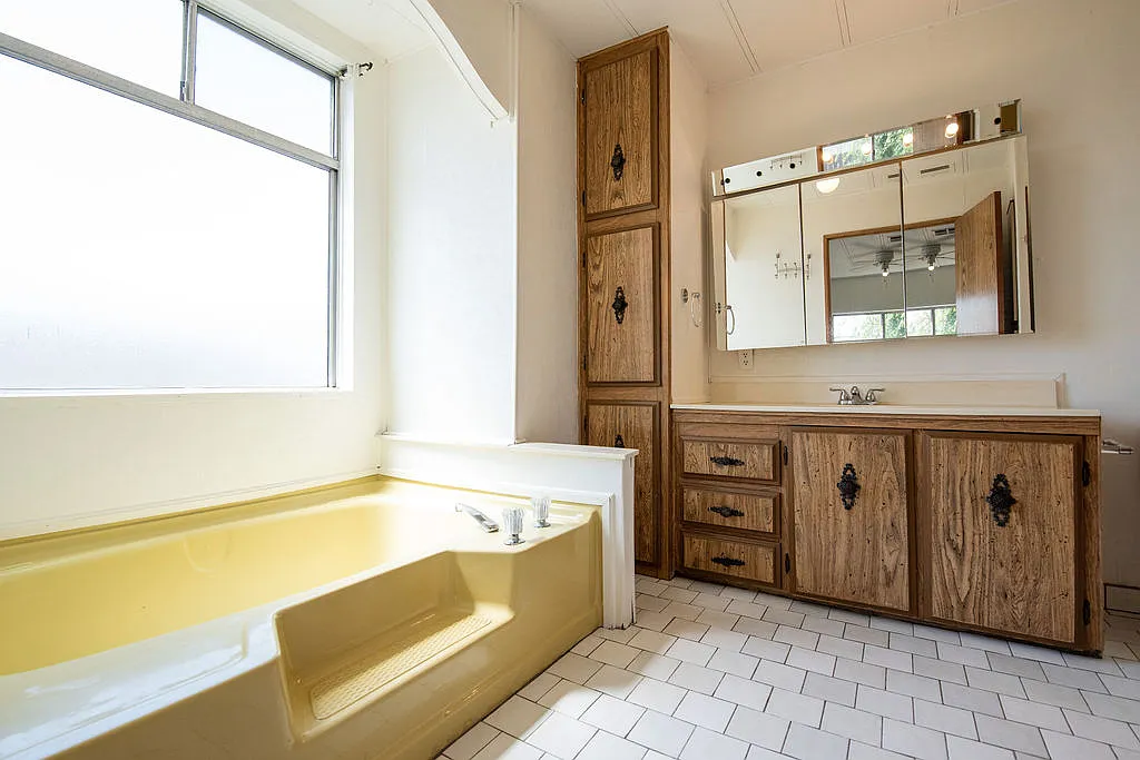 2 bed, 1344 sqft, $2,800 — Photo 4