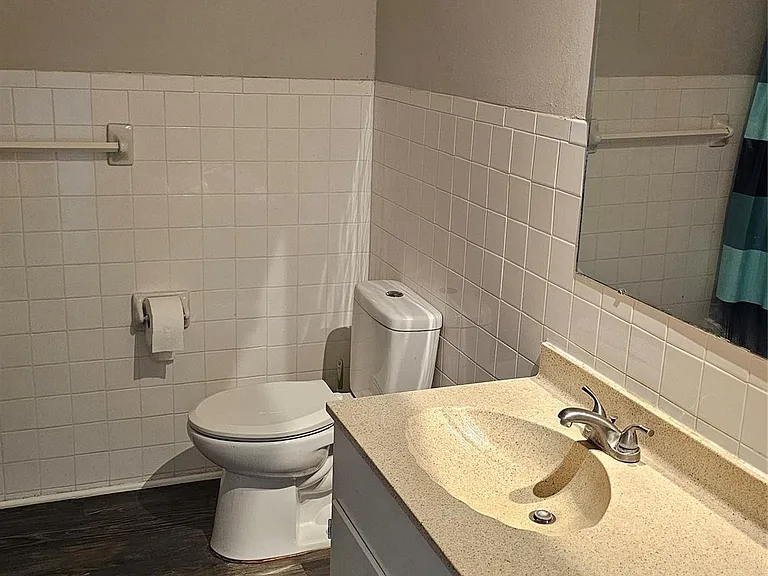 5081 FM 973 — Photo 18