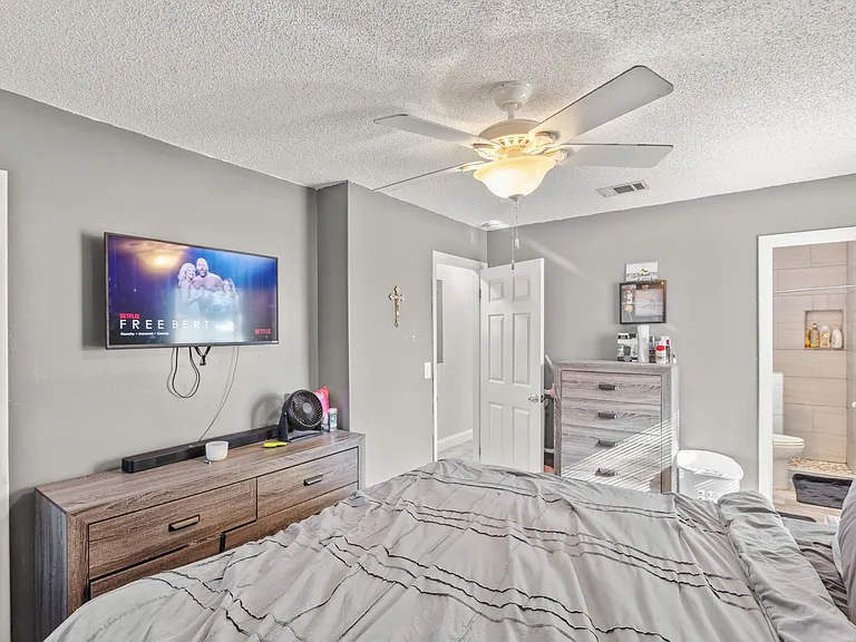 641 SW Orange Ave — Photo 10