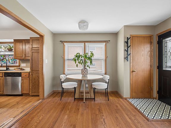 5th image of 16729 Normandy Dr
