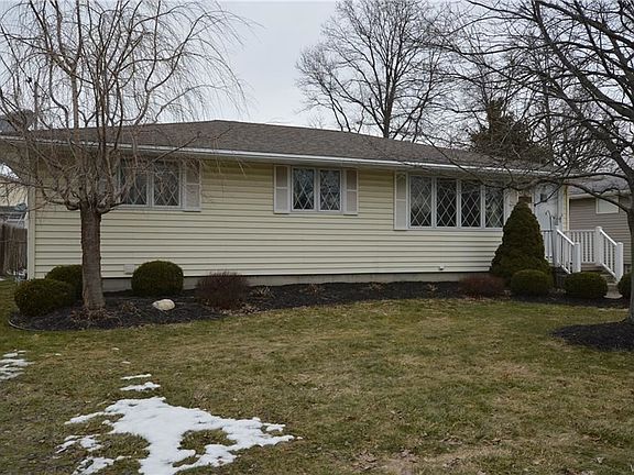 2nd image of 778 Meadow Dr