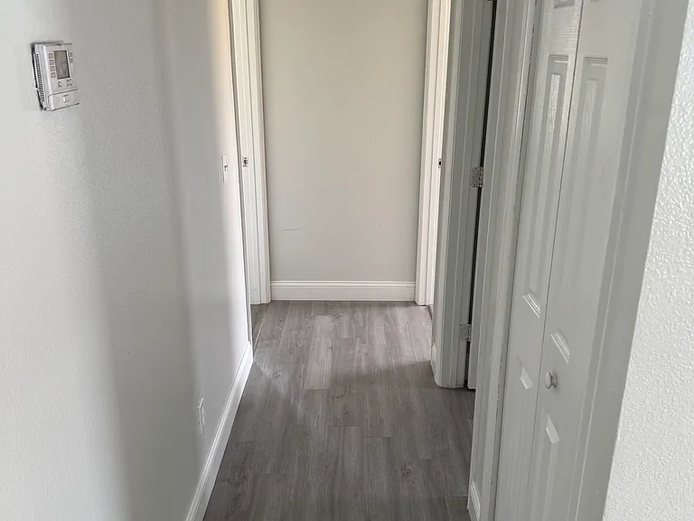902 Fort St NW — Photo 20